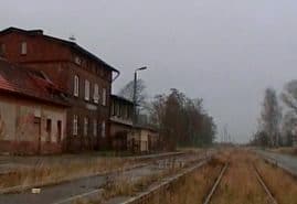 JAK  DALEKO STĄD DO WARSZAWY?, reż. 