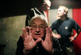„ANDRZEJ WAJDA: RÓBMY ZDJĘCIE!” W KARLOWYCH WARACH