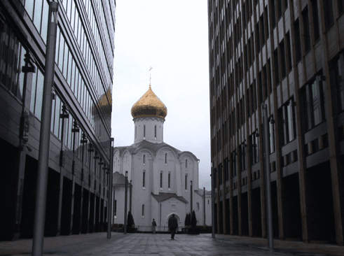 MOSCOW FROM DAWN TILL DUSK
