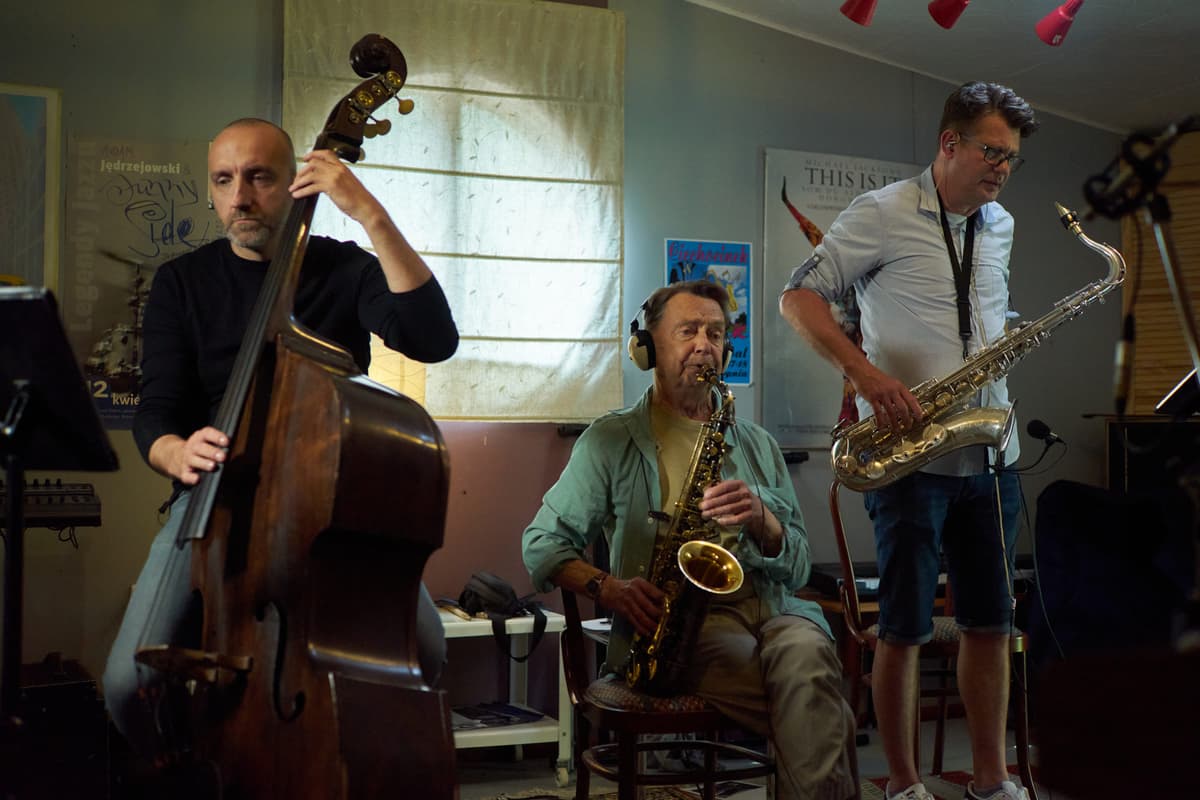 JAZZ OUTSIDER