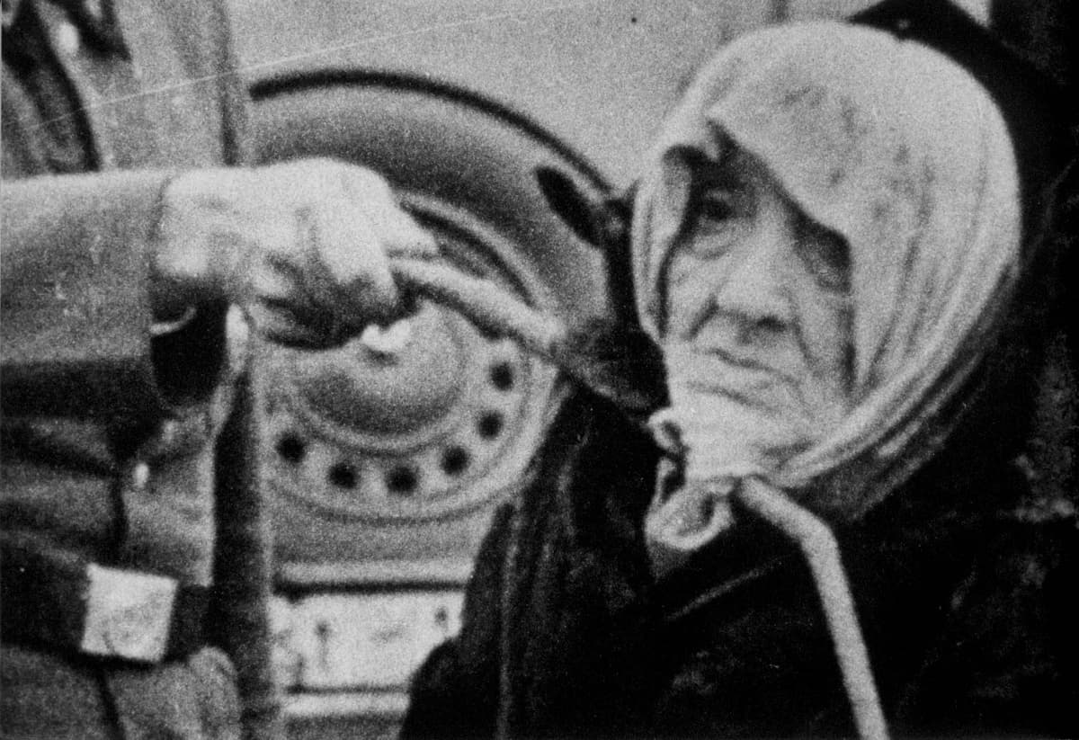 CHRONICLE OF THE UPRISING IN WARSAW GHETTO ACCORDING TO MAREK EDELMAN