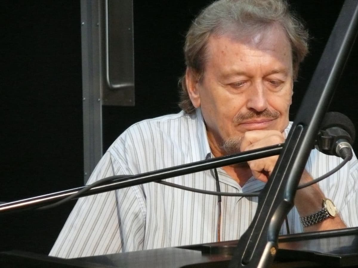 HITTING THE RIGHT KEYS