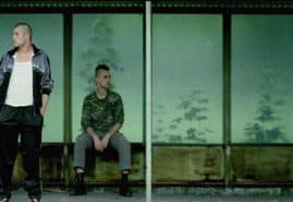 X 2, dir. 